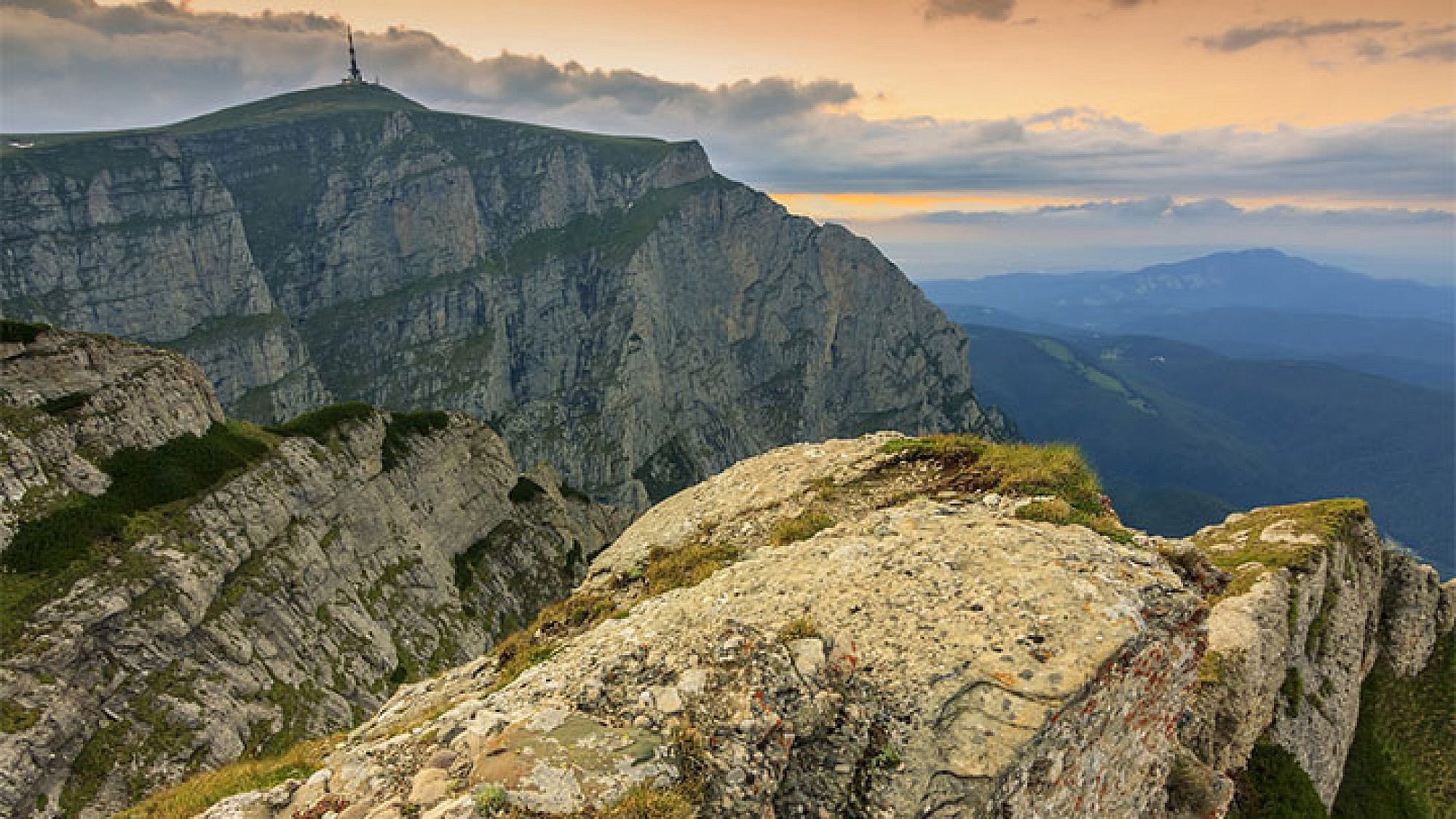 רכס הרי בוצ'ג'. צילום: שאטרסטוק