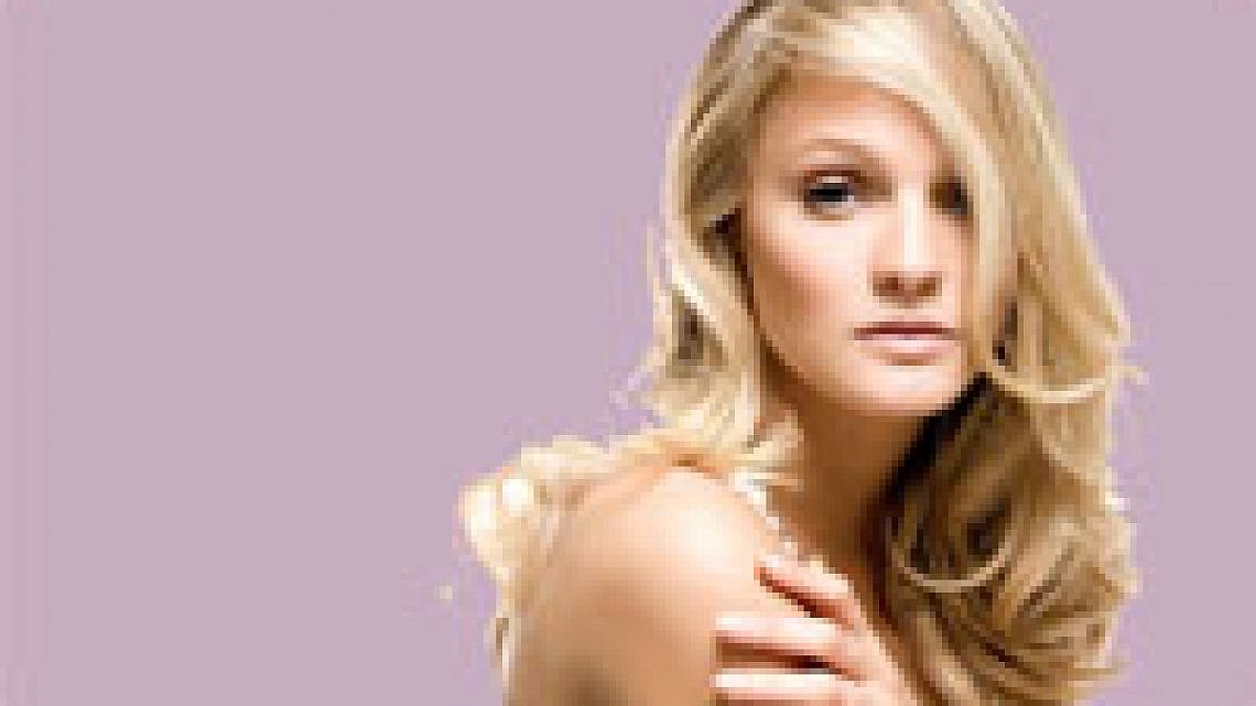 רוני סופרסטאר מדברת עם COSMO | מגזין את