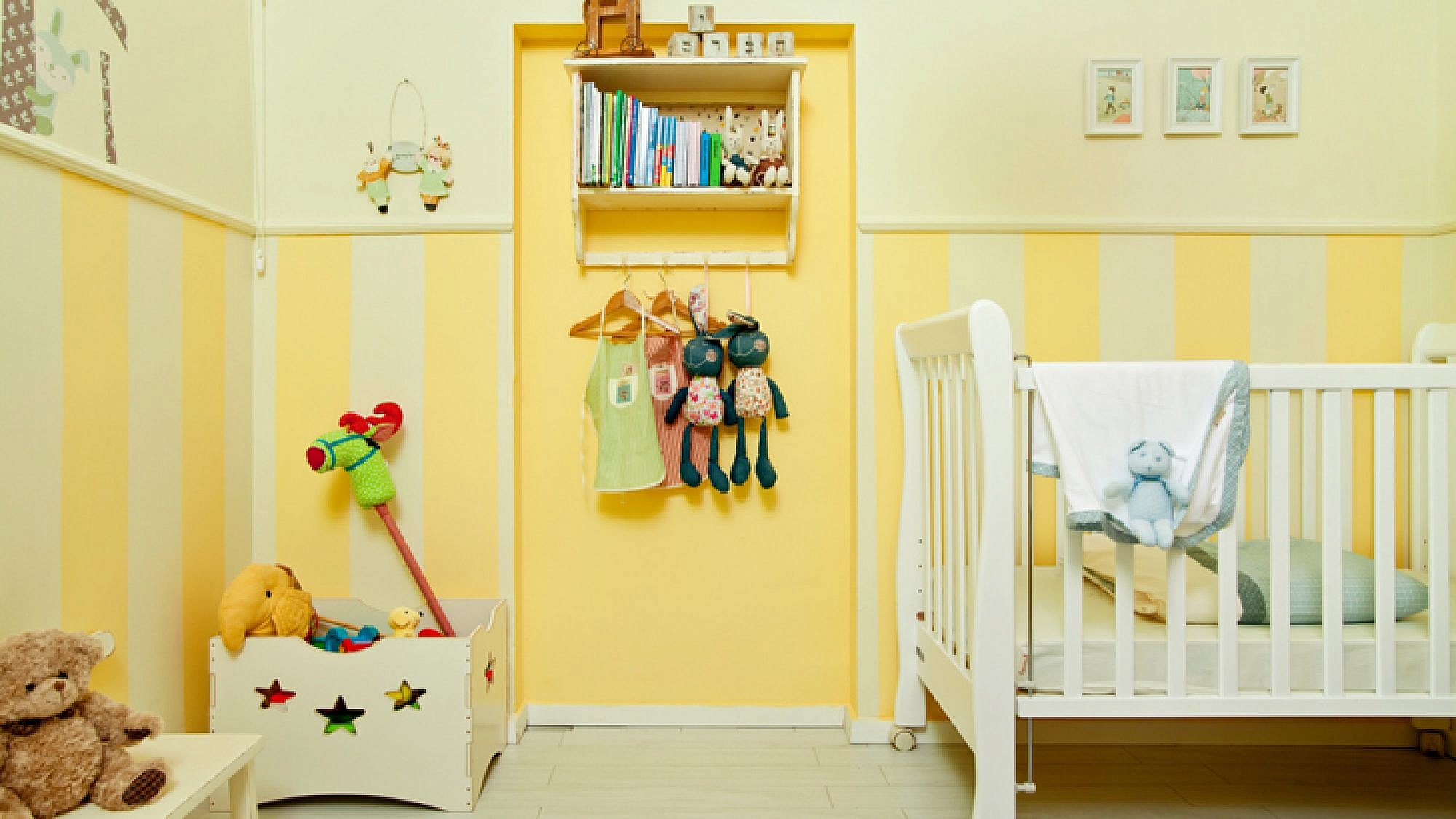 מחדר סטנדרטי לחדר תינוק מעוצב. לפני ואחרי | צלם: בועז לביא