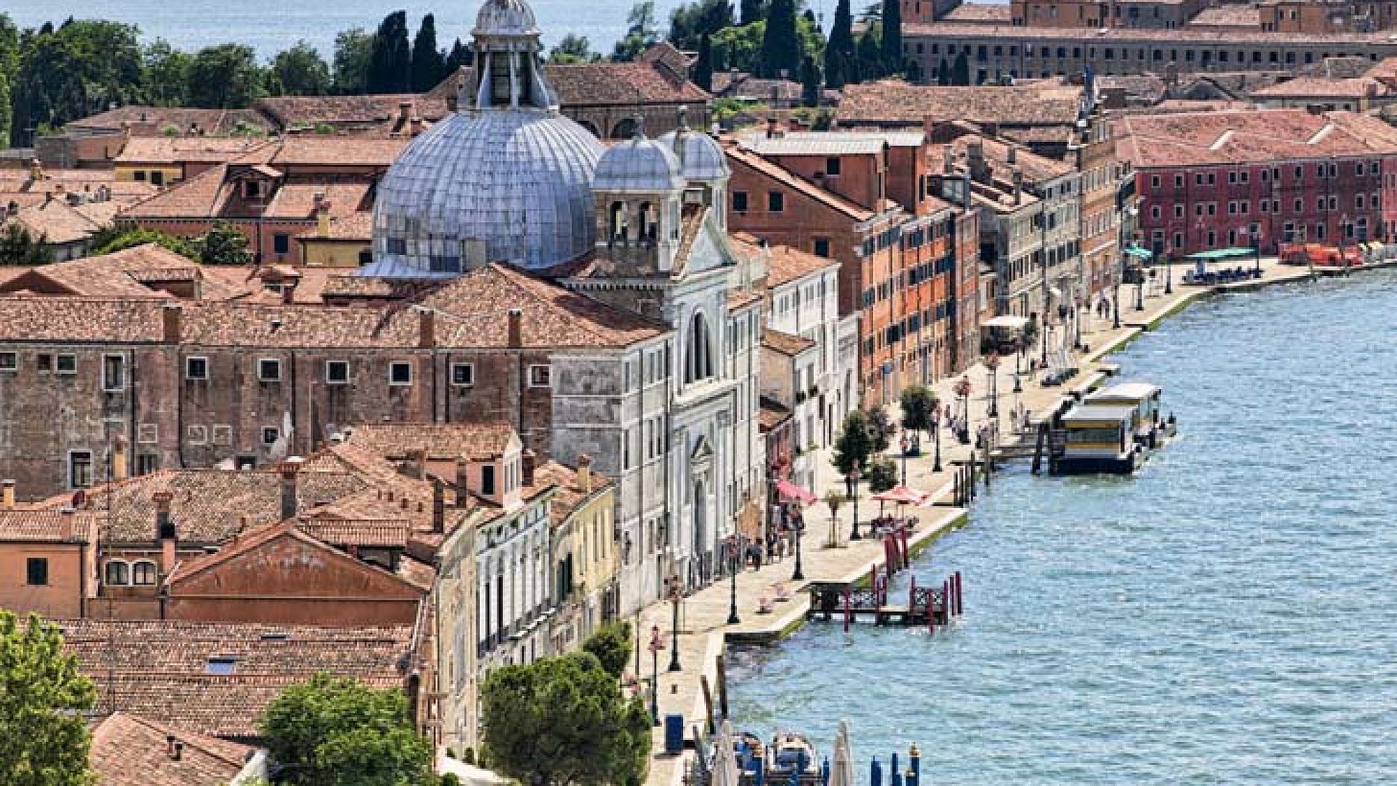 האי ג’ודקה משקיף אל קו הרקיע המפעים של מרכז ונציה | צלם: שאטרסטוק/ Shutterstock