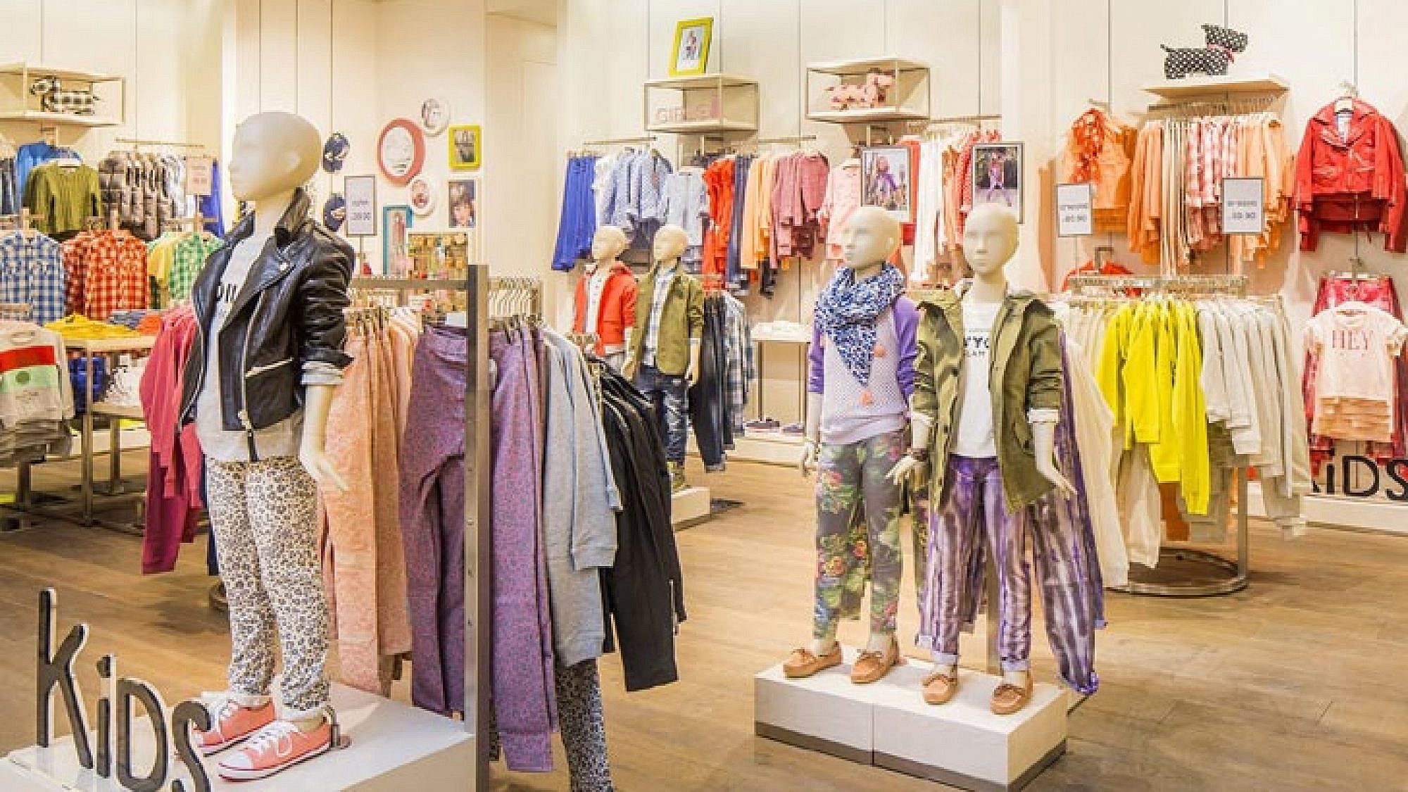 בגדי הילדים החדשים במנגו | צלם: לם וליץ סטודיו בגדי הילדים החדשים במנגו | צלם: לם וליץ סטודיו