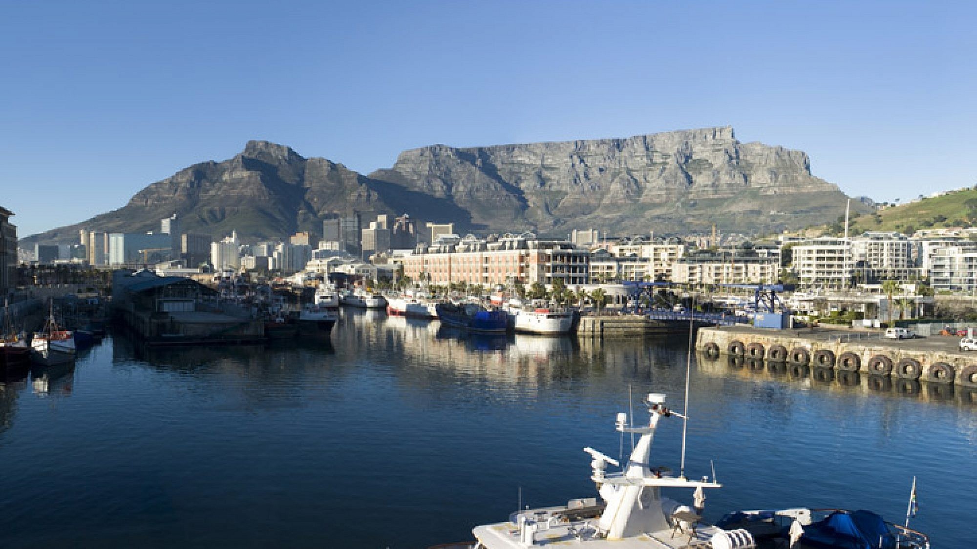 הר השולחן שלמרגלותיו הוקמה קייפטאון | צלם: ingimage