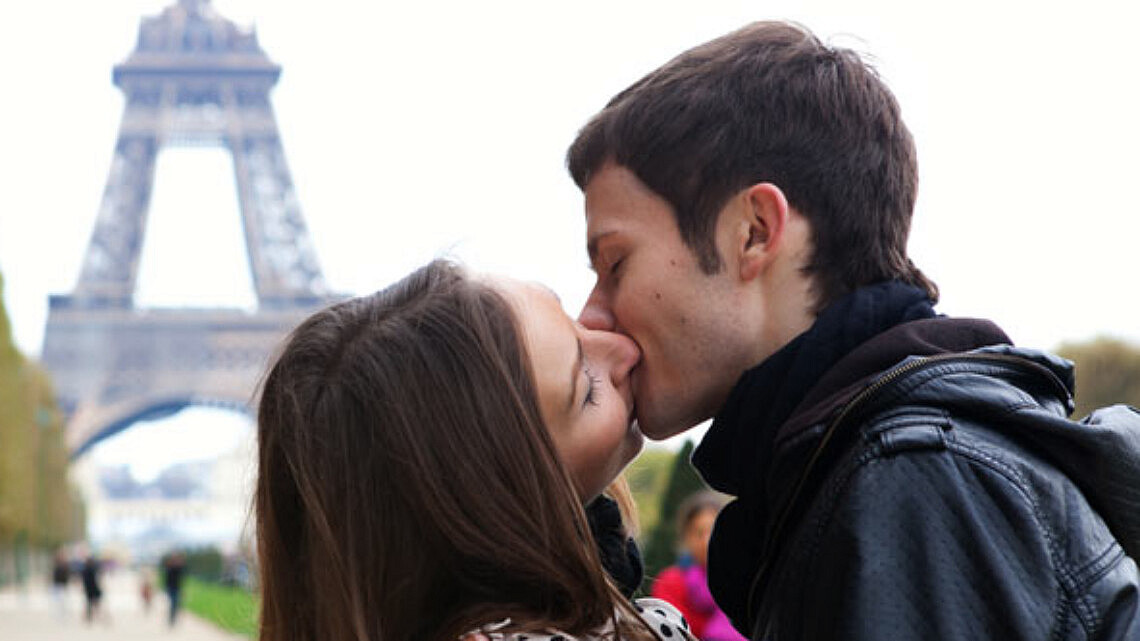 נשיקה צרפתית בצרפת - אין מושלם מזה | צלם: א.ס.א.פ קריאייטיב | Ekaterina Pokrovsky, Shutterstock