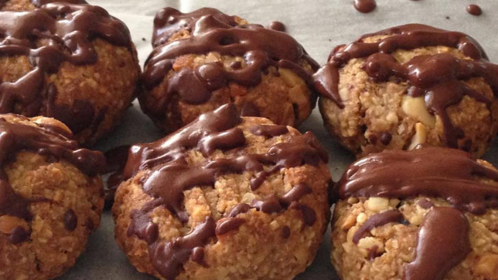 עוגיות בוטנים ושוקולד כשרות לפסח | צלם: גלית שלגי