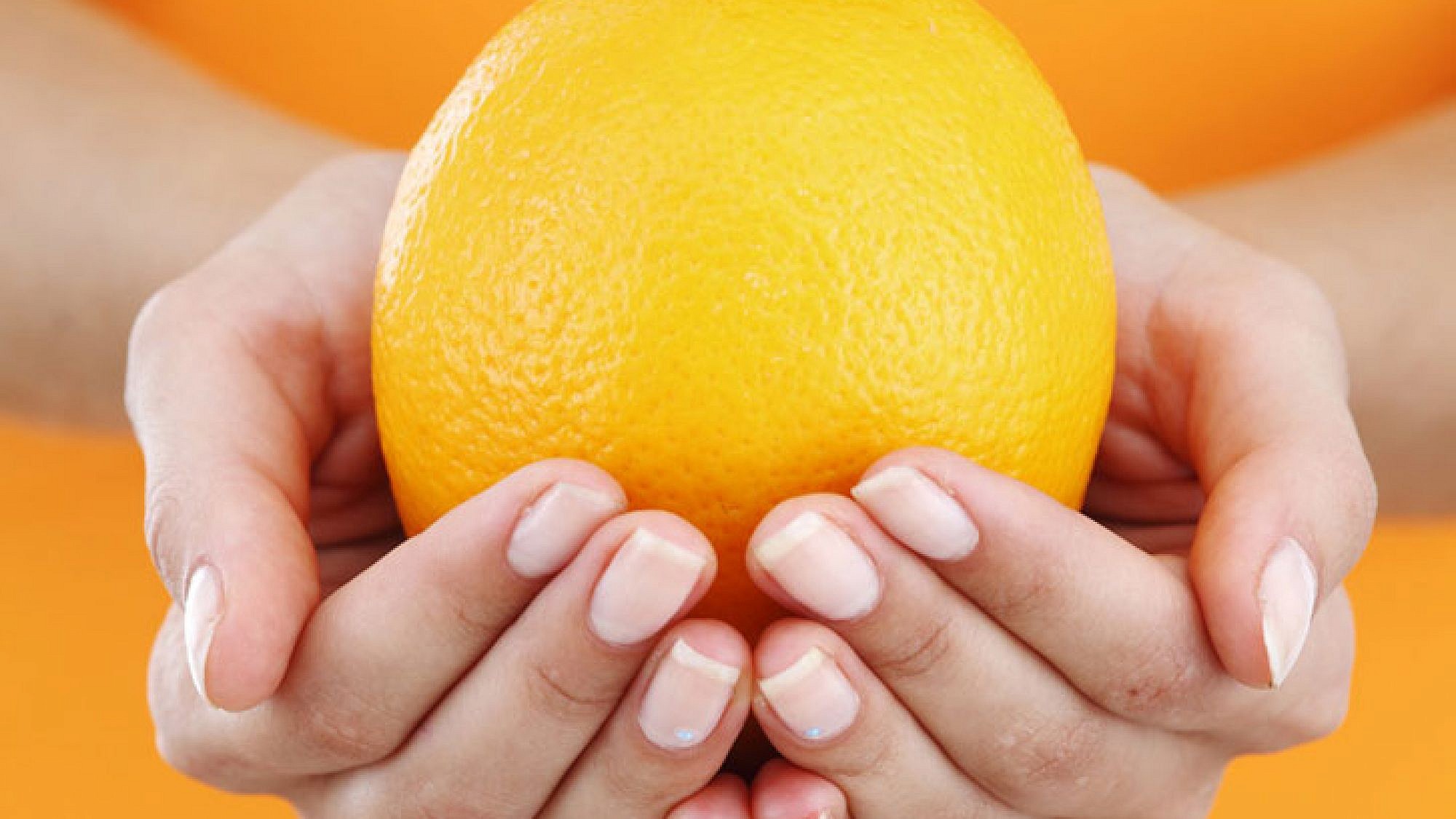 לחוצים? הריחו תפוז | צלם: ingimage