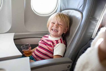 נא להדק חגורות. טיפים לטיסה עם תינוקות | צלם: shutterstock, א.ס.א.פ קרייאיטיב