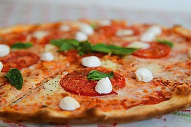 פיצה סיציליאנו. צילום: מיה לוי