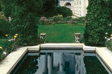 הבית הלבן, הגן הדרום מערבי בבית הלבן, תכנון: Beatrix Farrand. צילום: באדיבות The New York Botanical Garden