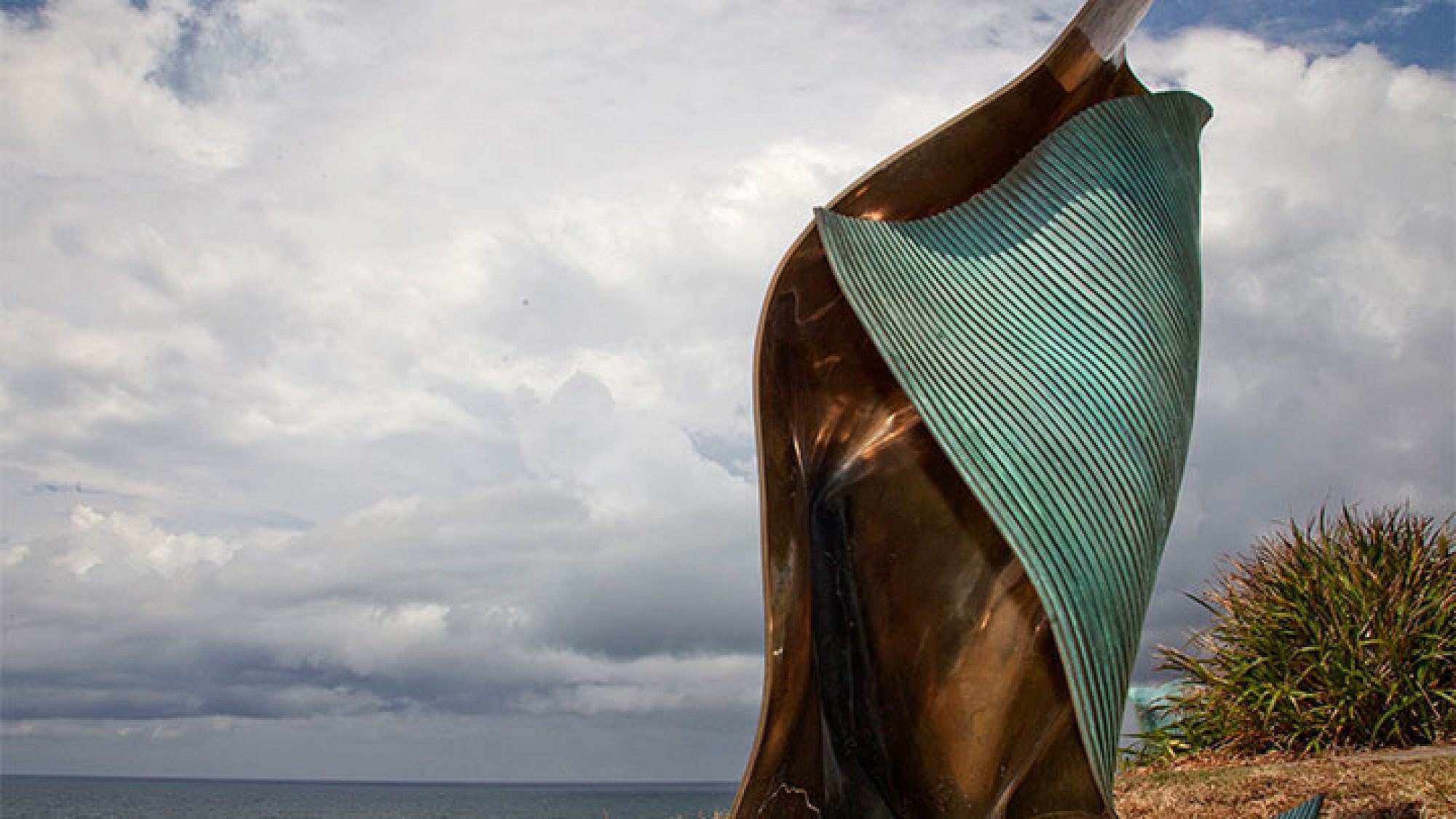 עבודתו של האמן Andrew Rogers מתוך תערוכת "פיסול על הים" חוף בונדי, 2013 . צילום: Samantha Burns