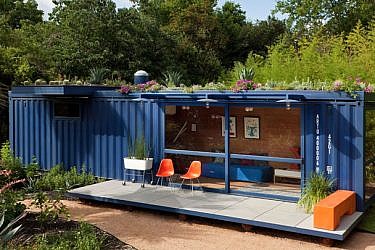 Container Guest House. Poteet Architects, San Antonio, Texas