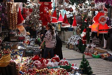 השוק הססגוני של נצרת באווירת חג המולד. צילום: אורלי גנוסר