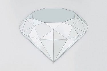 מראה בצורת יהלום של קארה דיזיין | צילום: פיטר יורגן