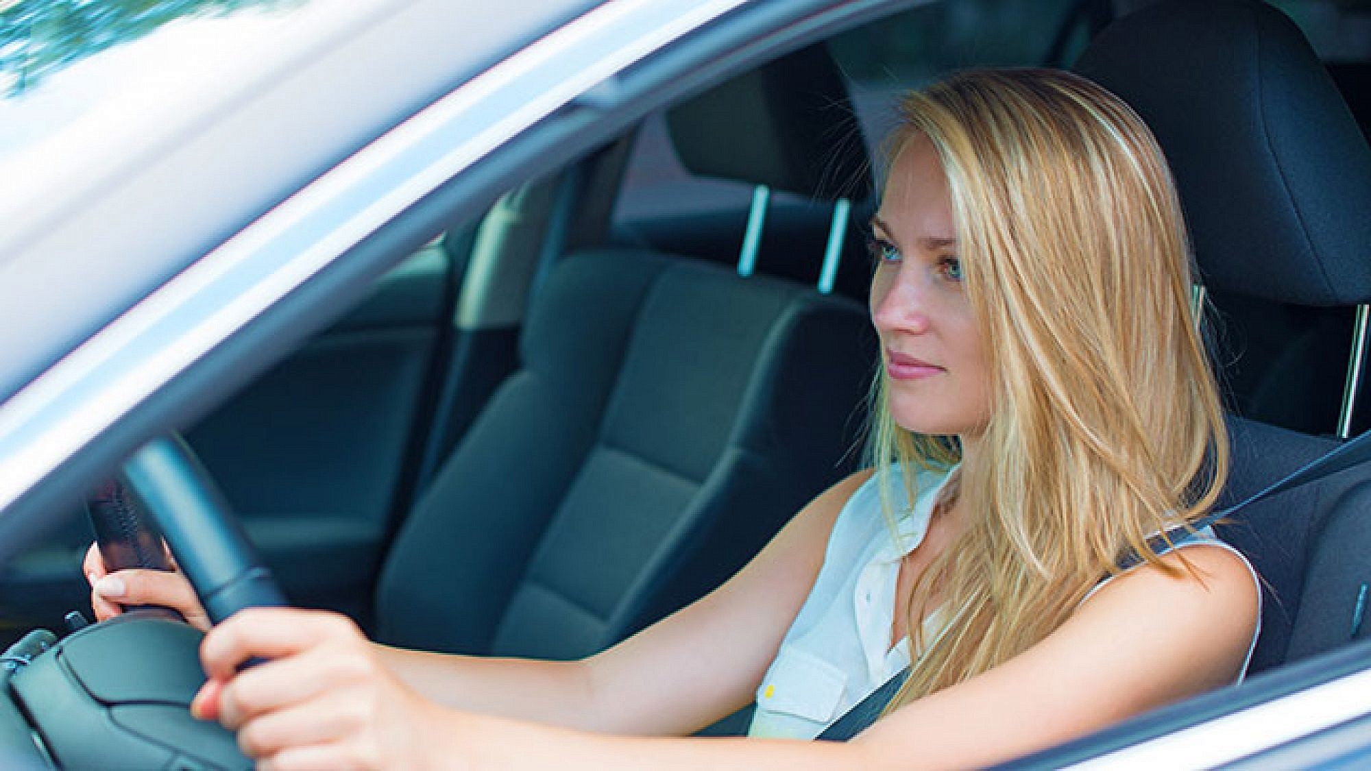 נשים נוהגות טוב יותר מגברים | צילום: Shutterstock