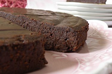 עוגת שוקולד מ-3 רכיבים | צילום: נגה אדמית