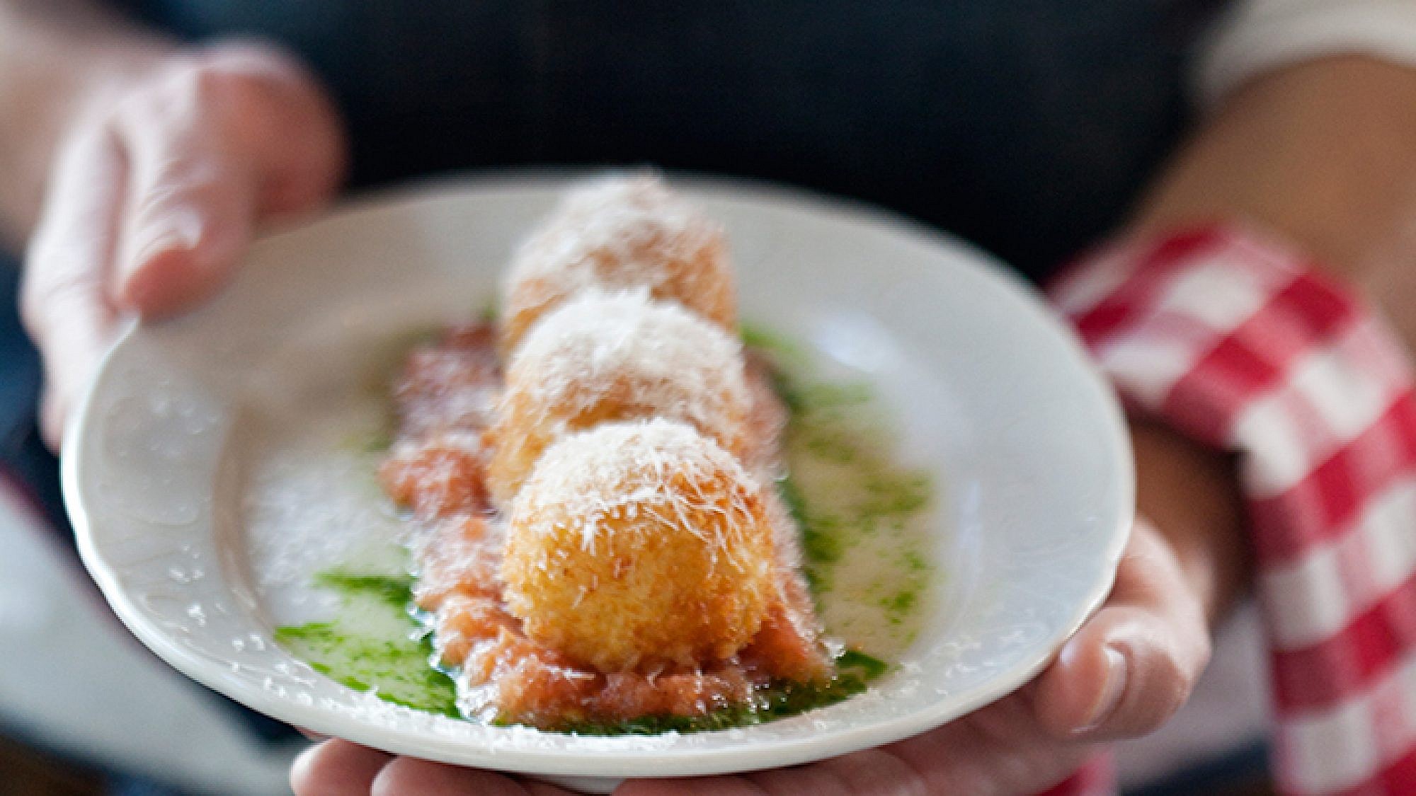 ארנצ'יני | צילום: בן יוסטר | שף: עמיר נויפלד "פיאצה"