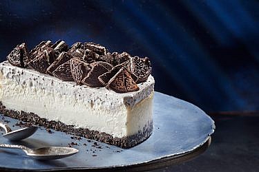 עוגת גבינה פילדלפיה ואוראו | צילום: אנטולי מיכאלו