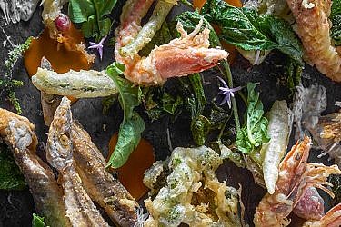 ירקות ודגים עונתיים בסגנון פריטו מיסטו | צילום: אנטולי מיכאלו | סטיילינג: ענת לבל