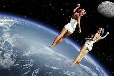 "נשים בחלל": גלויות של ניב בן דוד, סטודנט לתקשורת חזותית, 15 ש”ח ליחידה