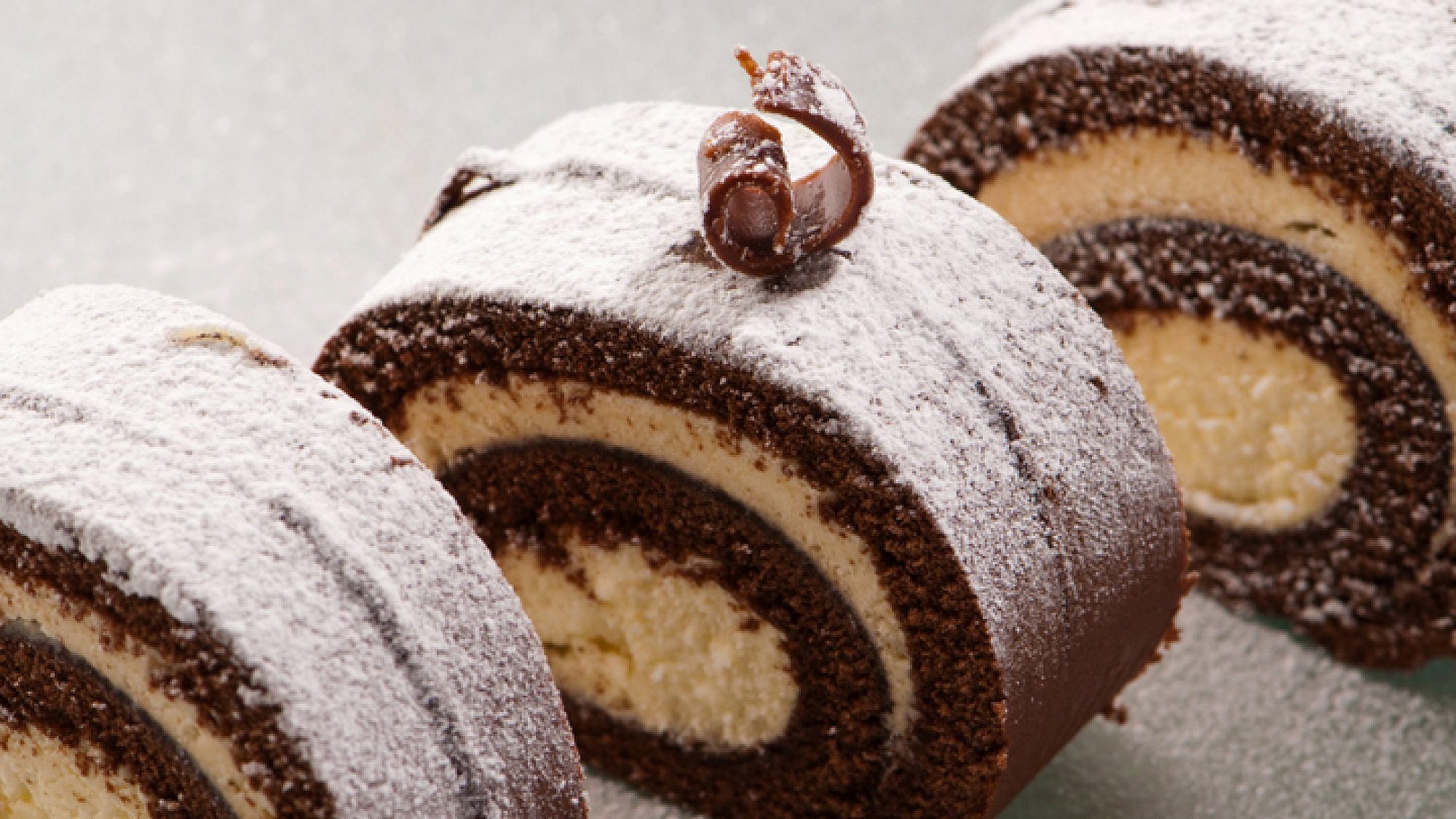 רולדת שוקו-וניל ללא סוכר | צילום: Shutterstock