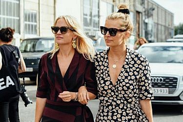 בלוגריות האופנה Johanne Brostrøm ו-Mie Juel לובשות גאני | צילום: מתוך האינסטגרם @ganni