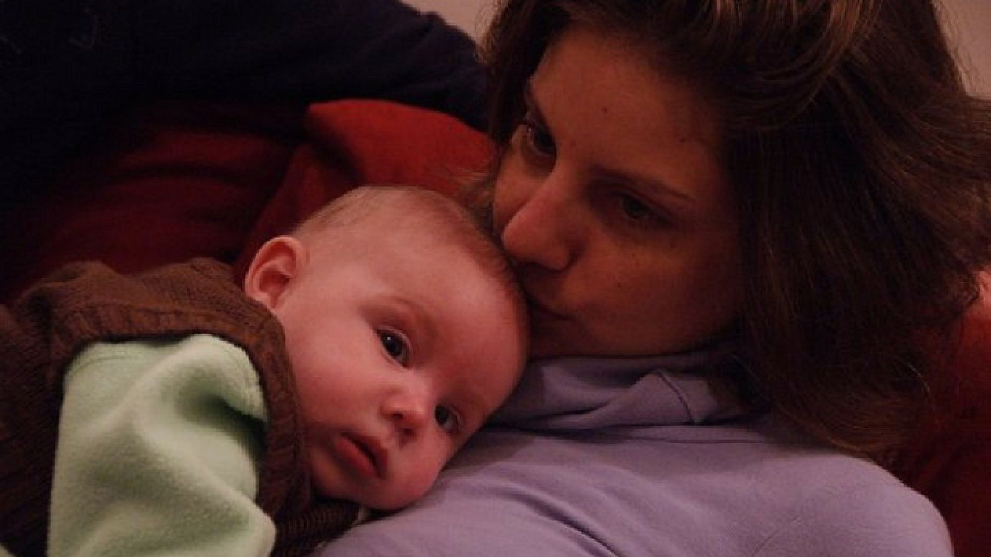 עדי עוז ונועם התינוק, 2008 | צילום משפחתי