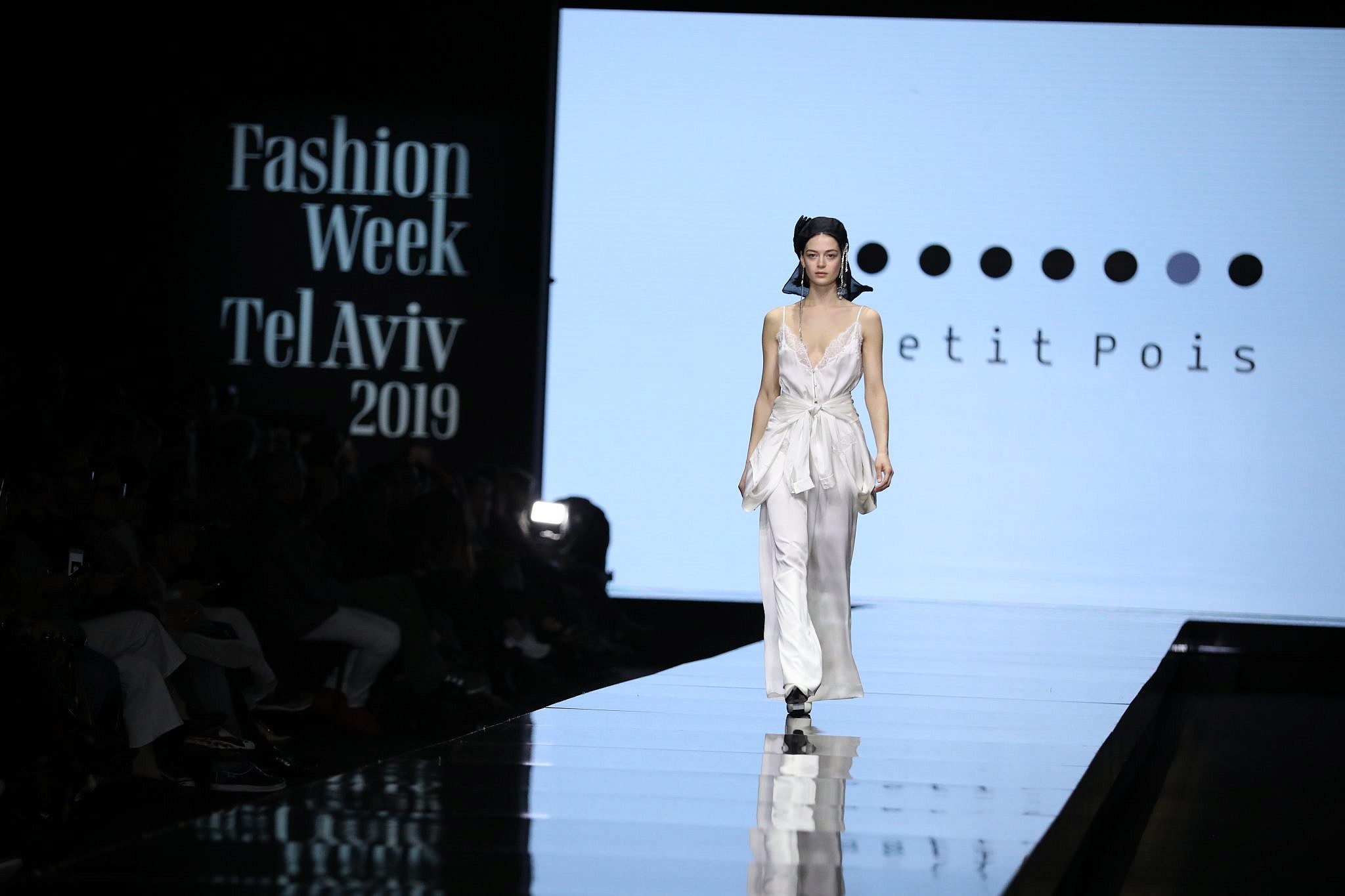PETITE POIS מתוך התצוגה של מפעל הפיס בשבוע האופנה 2019. צילום אדריאן סבל