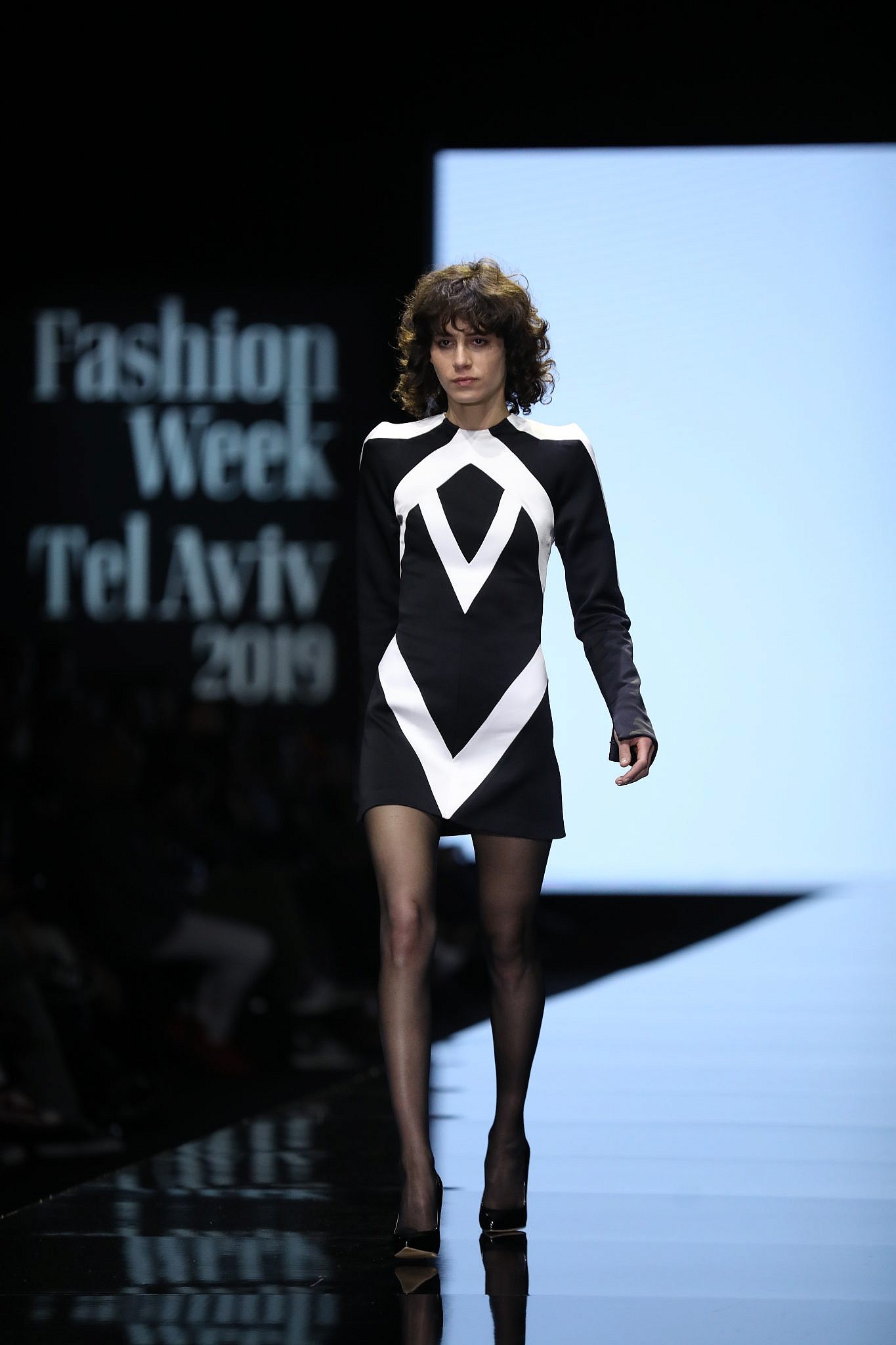 SHADI ABED מתוך התצוגה של מפעל הפיס בשבוע האופנה 2019. צילום אדריאן סבל
