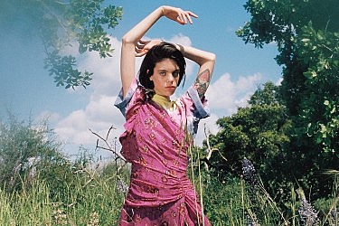 נטע קומאי | צילום: אלון שסטל ל־ ArtBook