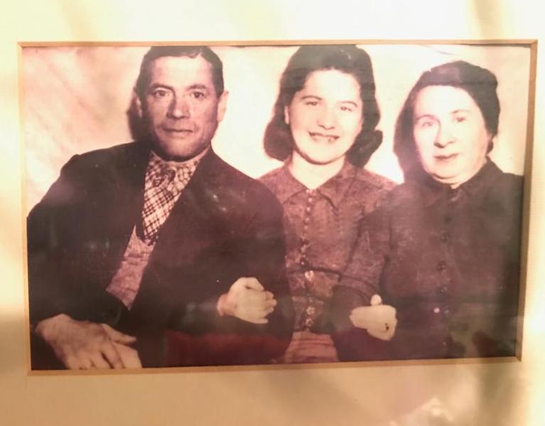 מרישה בלכרסקי-בלום עם הוריה משה וקרולה | צילום: באדיבות מרישה בלכרסקי-בלום