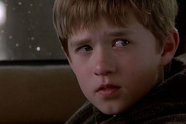 צילום מסך מהסרט "החוש השישי"