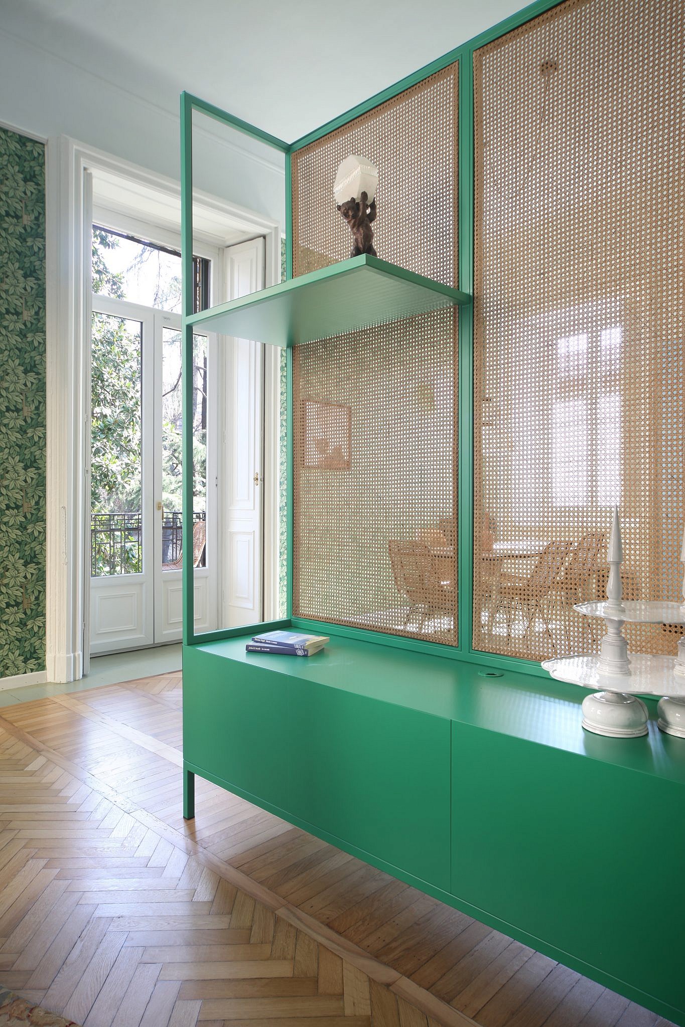 המחיצה בין המטבח לסלון | עיצוב: marcante &#8211; testa, צילום: Carola Ripamonti