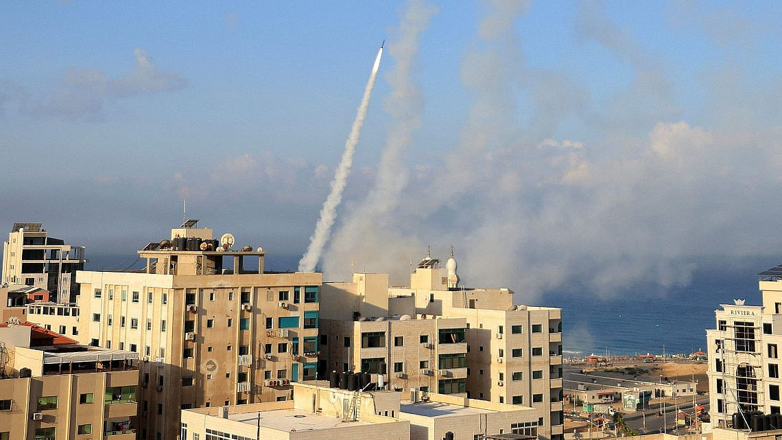 ישראל תחת מתקפת פתע | צילום: MAHMUD HAMS/AFP via Getty Images ישראל תחת מתקפת פתע | צילום: MAHMUD HAMS/AFP via Getty Images