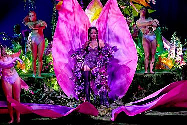ריהאנה בתצוגה של סוואג'Xפנטי | צילום:  Kevin Mazur/Getty Images