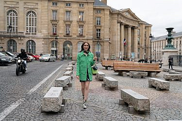 לילי קולינס בסדרה "אמילי בפריז" | צילום: יח"צ