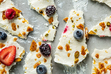 מקפא יוגורט של סופיה טייב, סטיילינג: עינב רייכנר | צילום שני בריל (עבור סמסונג Bespoke)