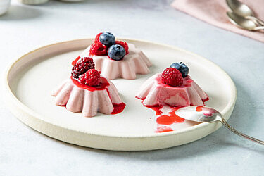 פנקוטה ורודה של סופיה טייב, סטיילינג: עינב רייכנר | צילום שני בריל (עבור סמסונג Bespoke)