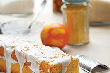 עוגת פולנטה ותפוזים של לידור ברזיק-פרידלנד | צילום: דניה ויינר, סגנון: אוריה גבע