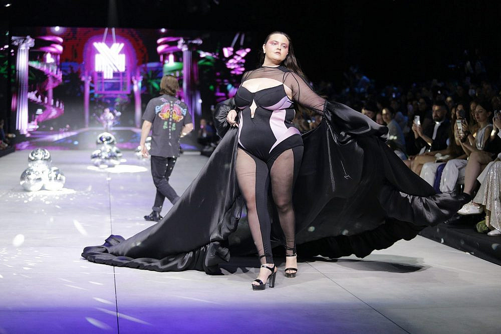 תצוגה של ינקי ונטף בשבוע האופנה קורנית תל אביב 2022 | צילום: אבי ולדמן
