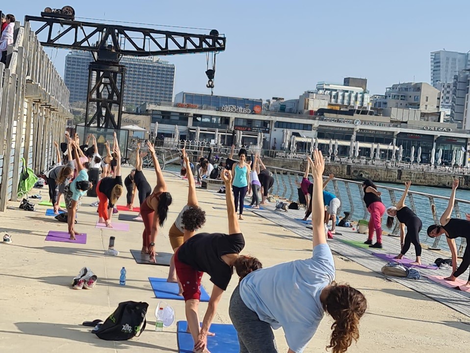 יוגה בנמל | צילום: יח"צ