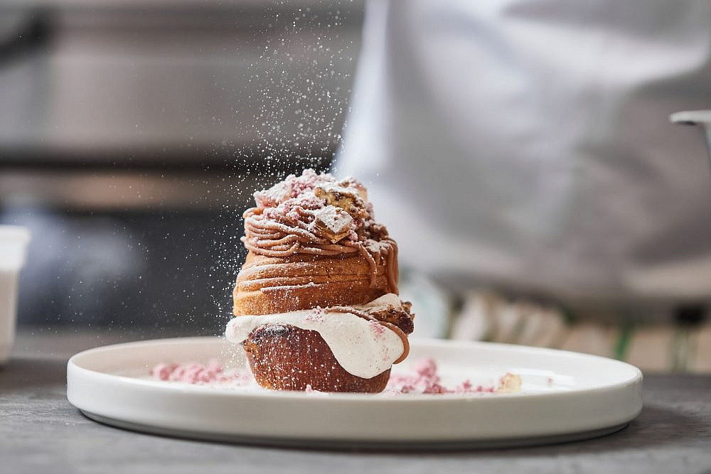 שישי פטיסרי בדנון | צילום: סופגי