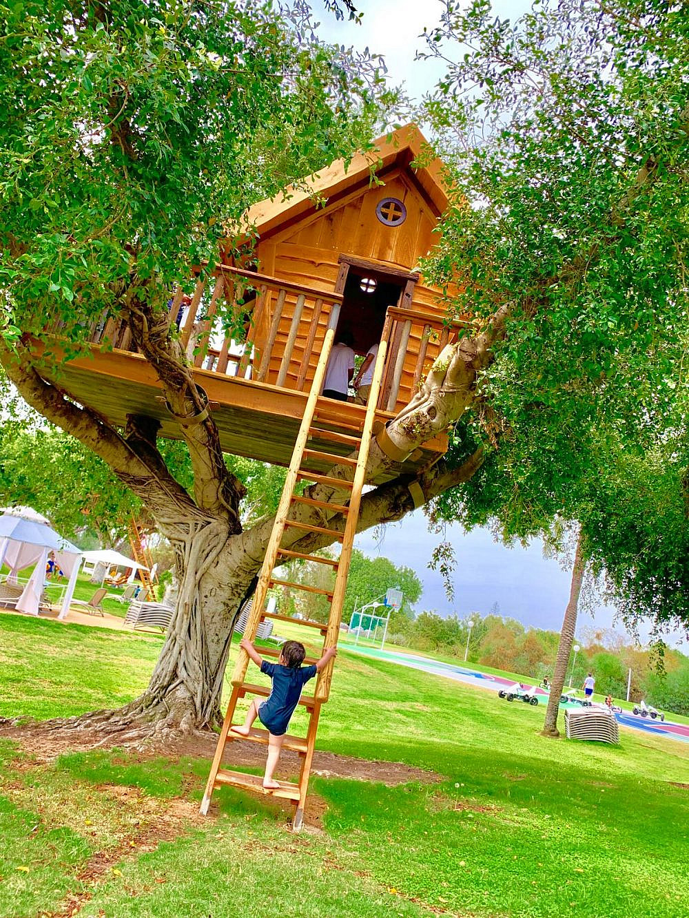 בית עץ בדן קיסריה ריזורט | צילום ליגל מכני