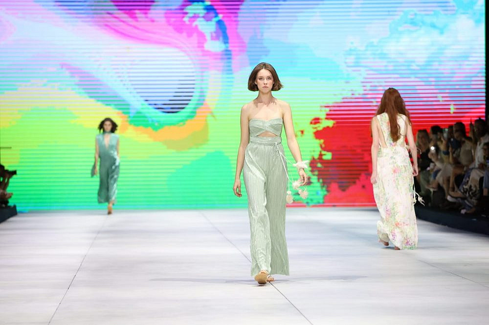 תצוגה של סבינה מוסייב בשבוע האופנה קורנית תל אביב | צילום: קובי ביצ'אצ'י