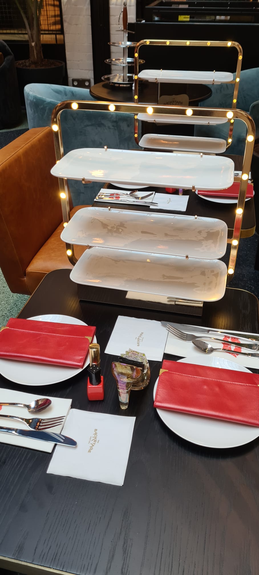 מועדון ארוחת הבוקר. מלון בקסטייג' | צילום שרון בן-דוד