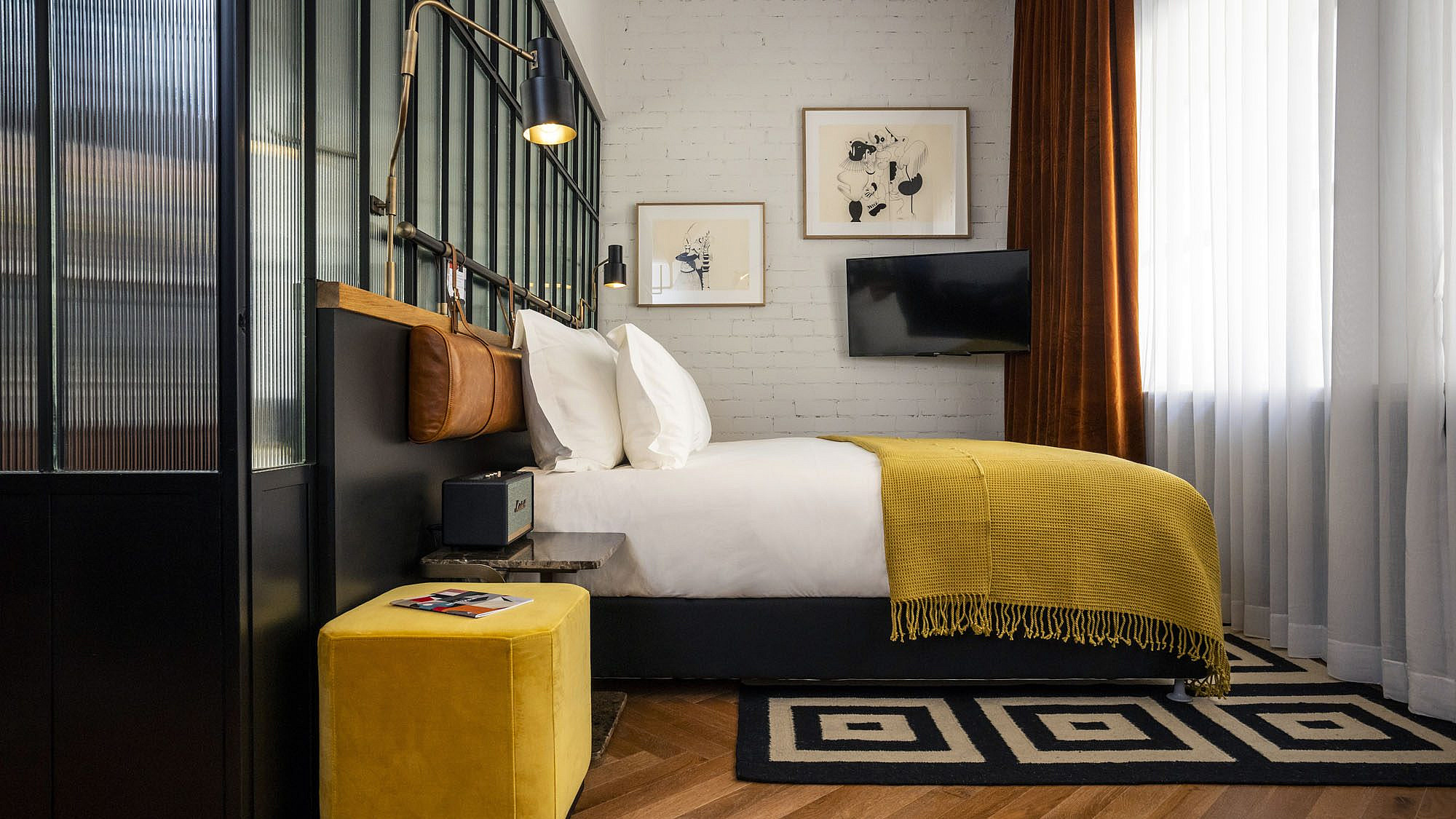 בועה של שקט בלב העיר. מלון בקסטייג' | צילום נתן דביר