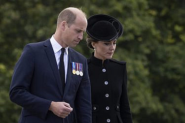 הנסיך וויליאם והנסיכה מוויילס קייט מידלטון בהכנות להלוויית המלכה אליזבת | צילום: Dan Kitwood/Getty Images