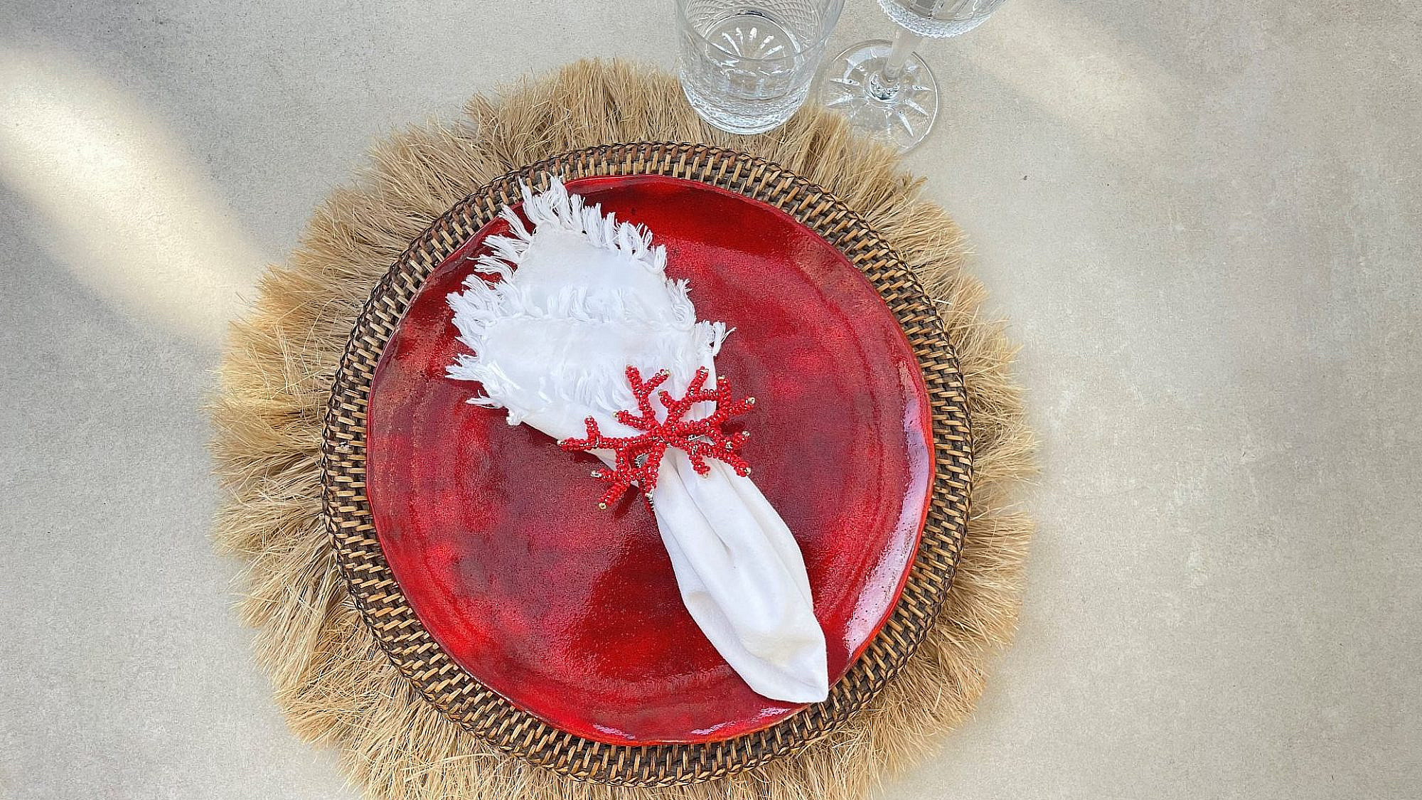 כלי אוכל מקרמיקה בעבודת יד של שרון צ'צ'יק | צילום: שרון צ'צ'יק   sharontchetchik@