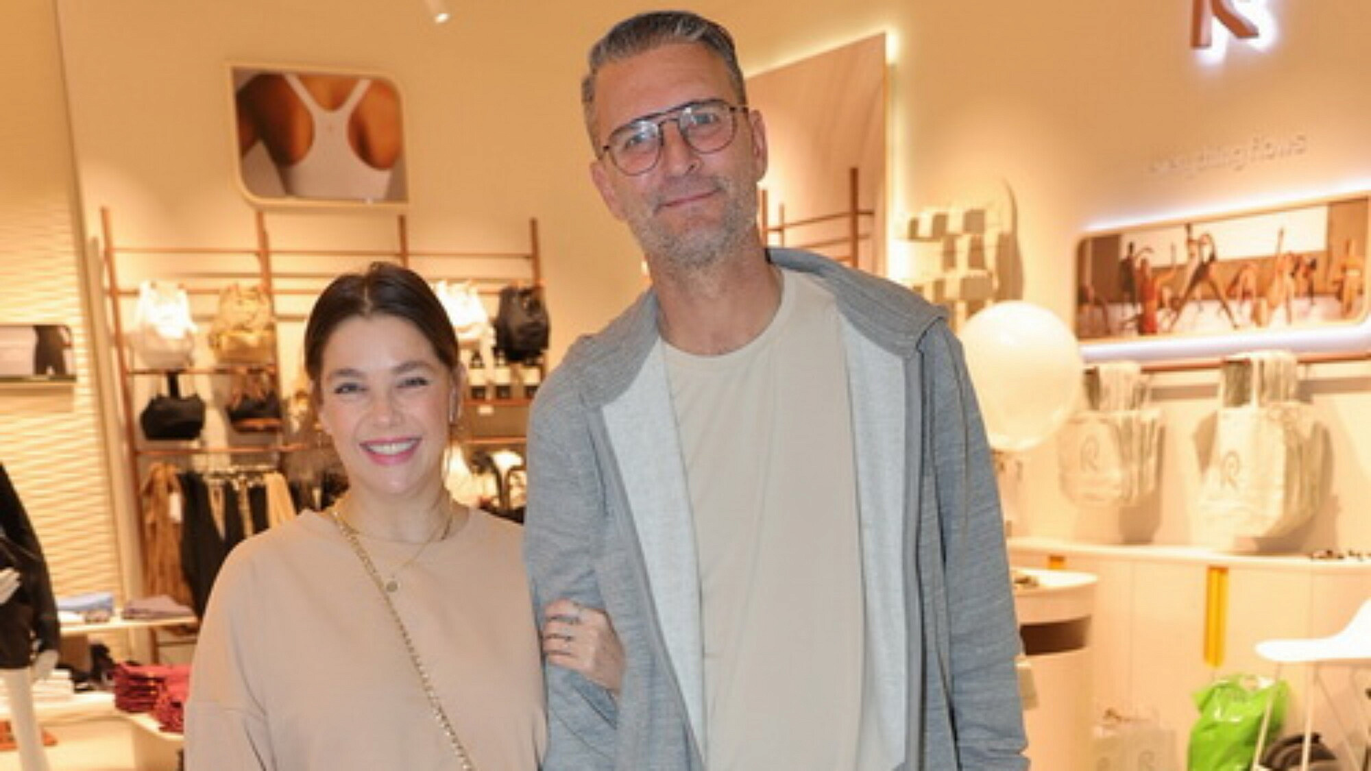 לירן שטראובר וטל טלמון בארוע פתיחת חנות Panta Rei בקניון עזריאלי ראשונים | צילום: רפי דלויה לירן שטראובר וטל טלמון בארוע פתיחת חנות Panta Rei בקניון עזריאלי ראשונים | צילום: רפי דלויה