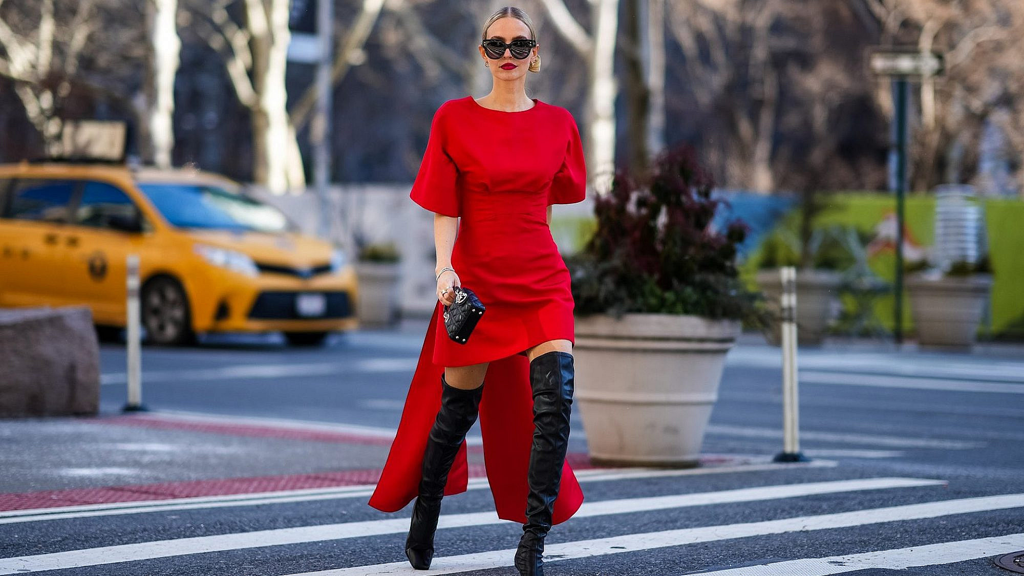 ללבוש אדום זה ללבוש נוכחות | צילום: Edward Berthelot/Getty Images