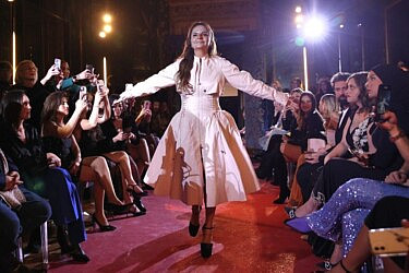 אופירה אסייג בשבוע האופנה במילאנו | צילום: אור גפן