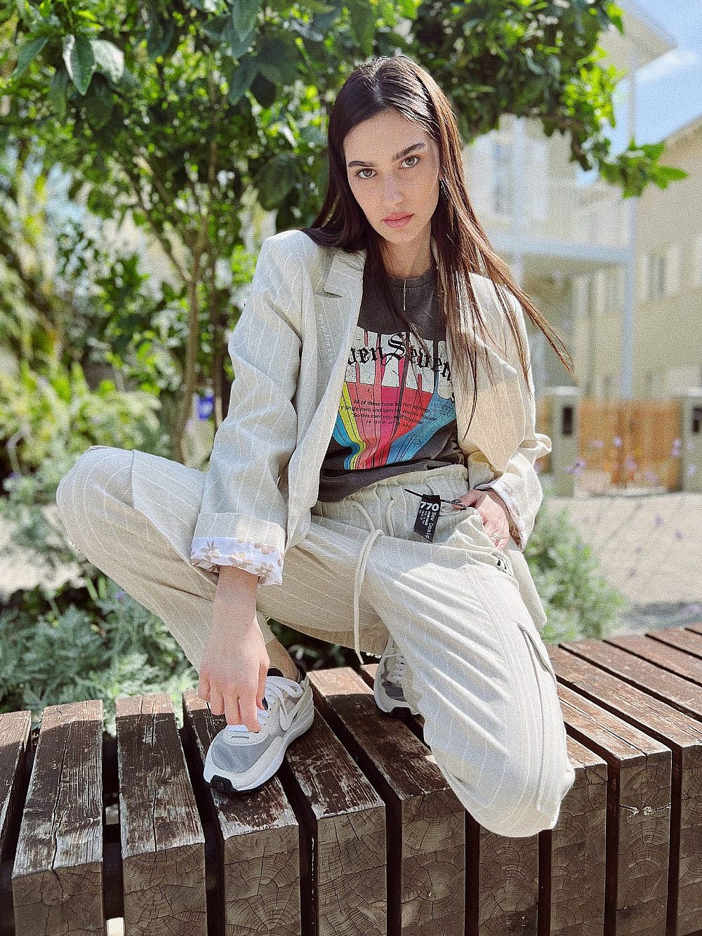 sevenseventy. בלייזר 649 ש&quot;ח, מכנסיים 499 ש&quot;ח | צילום: יח&quot;צ